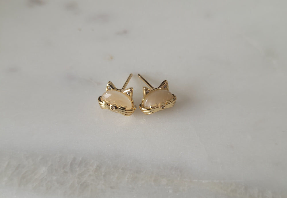 CAT STUDS WITH OPAL STONE